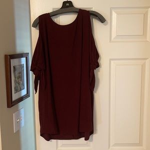 Maroon blouse with keyhole sleeves- XL